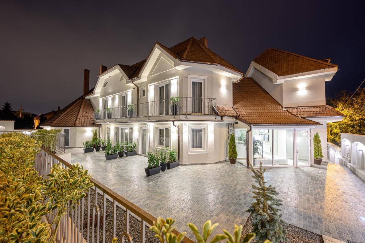 Dozsa Residence Oradea Extérieur photo