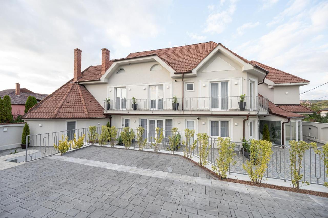 Dozsa Residence Oradea Extérieur photo